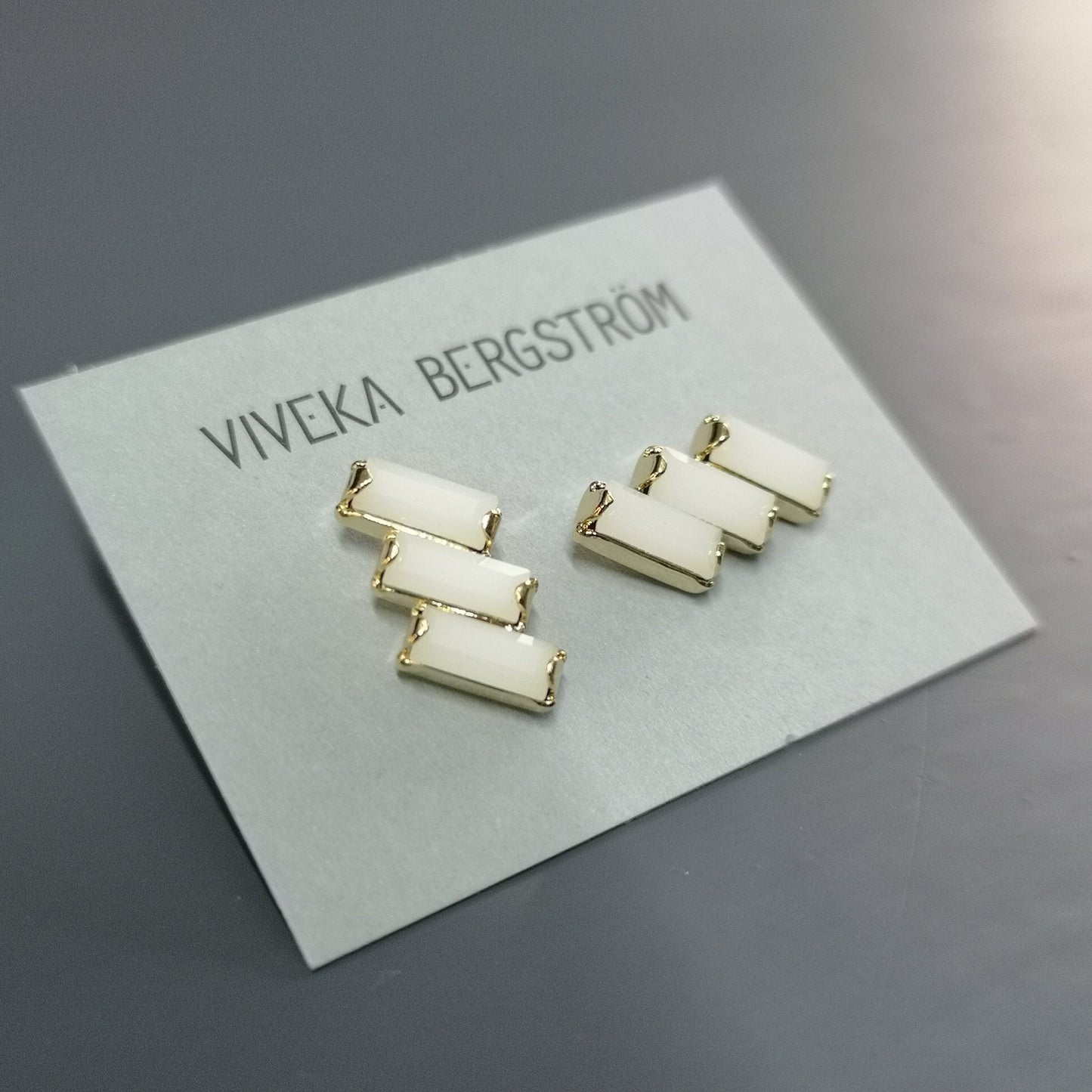 Tre Flingor, three 7*3 mm crystals