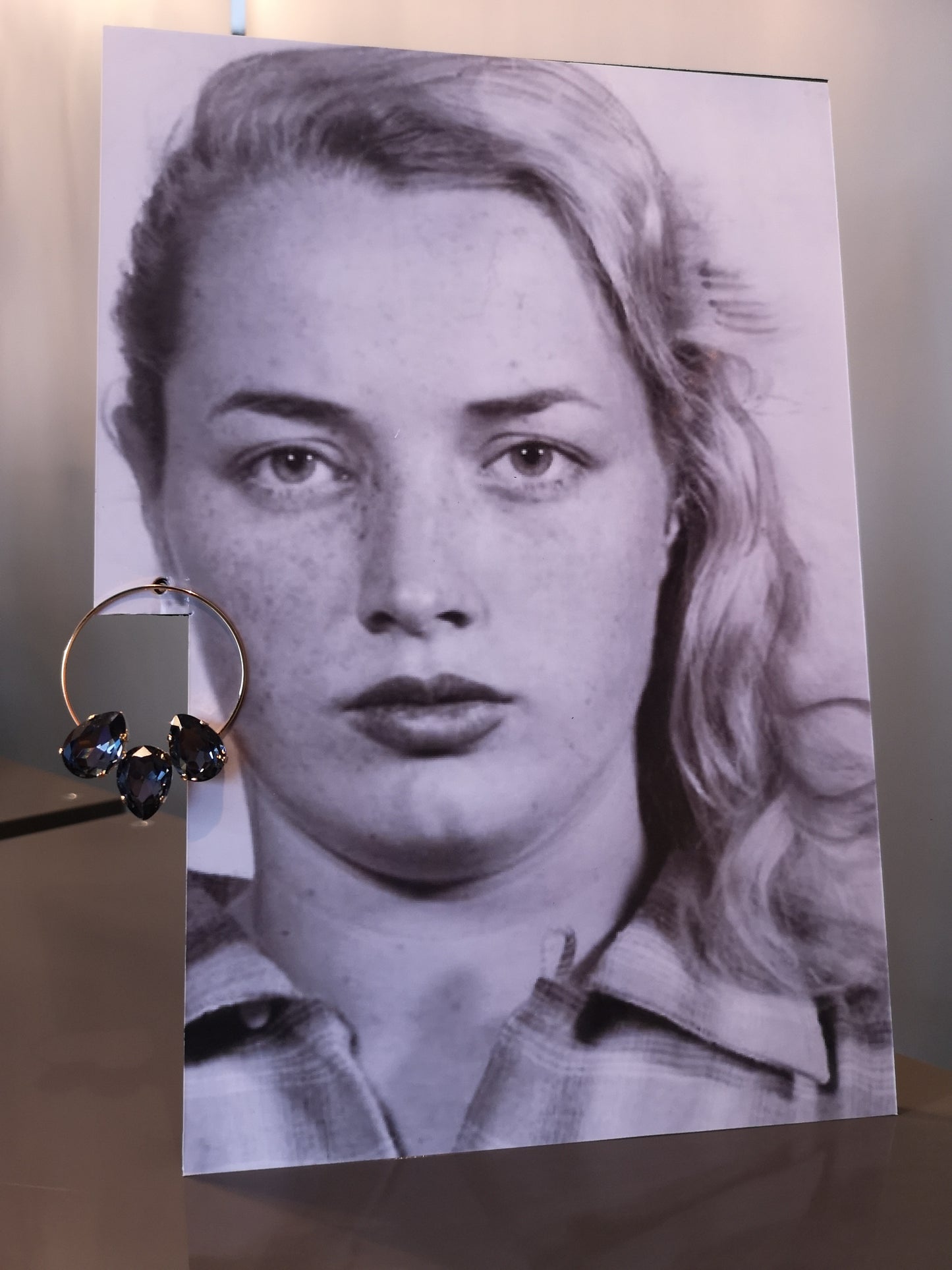 Livia earrings with 3 classic crystals