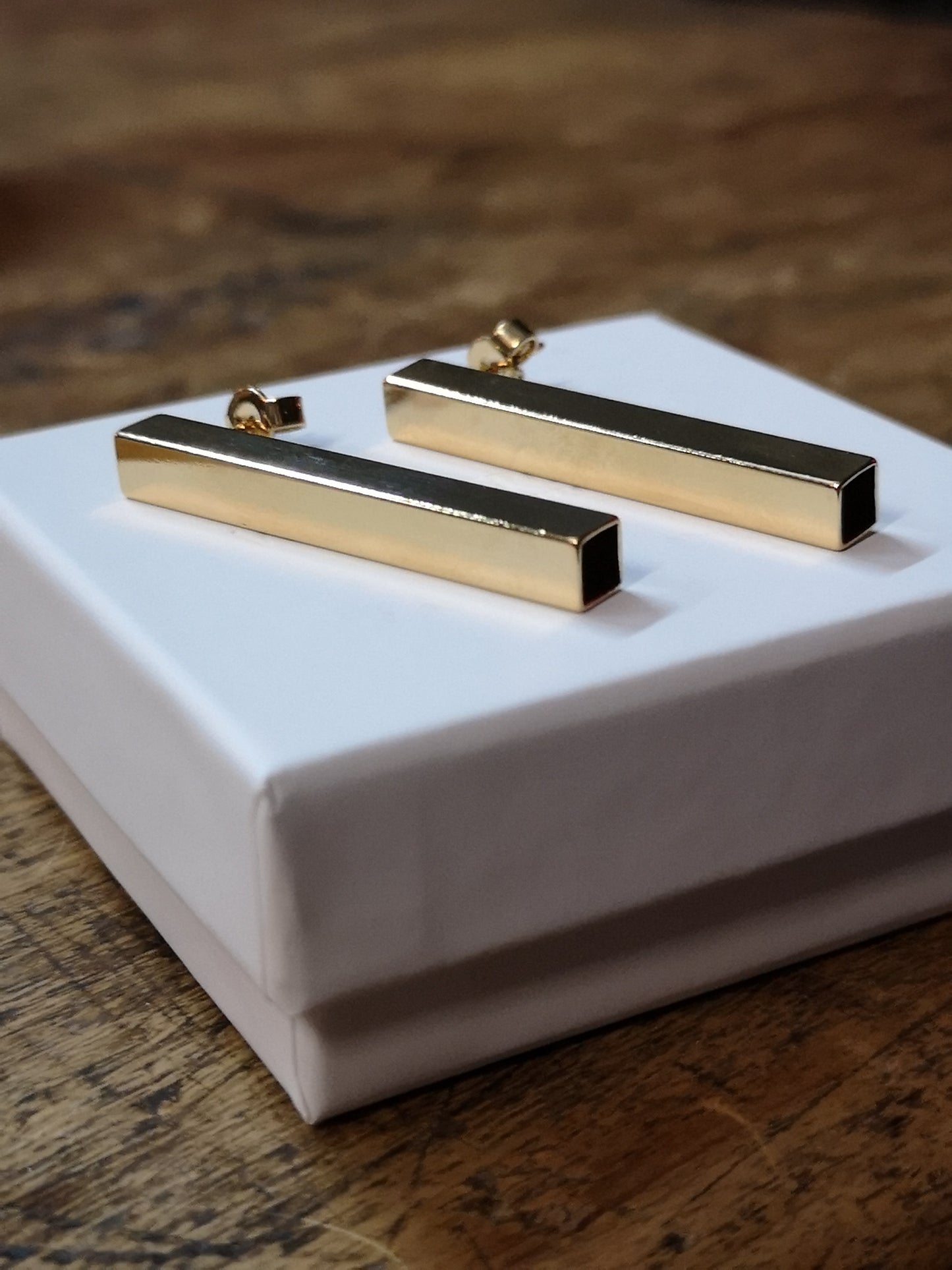 Archi, square tube 40 mm stick earrings