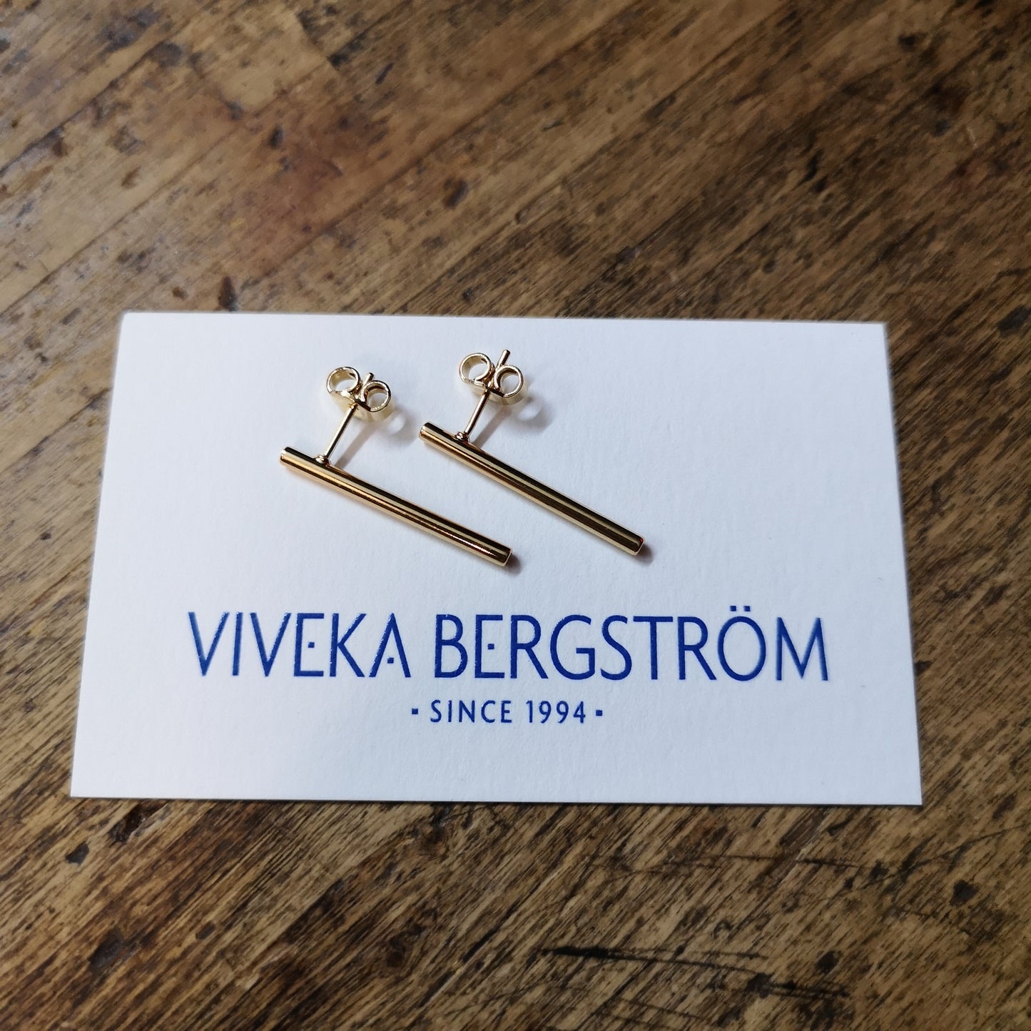 Mellan, 25 mm stick earrings