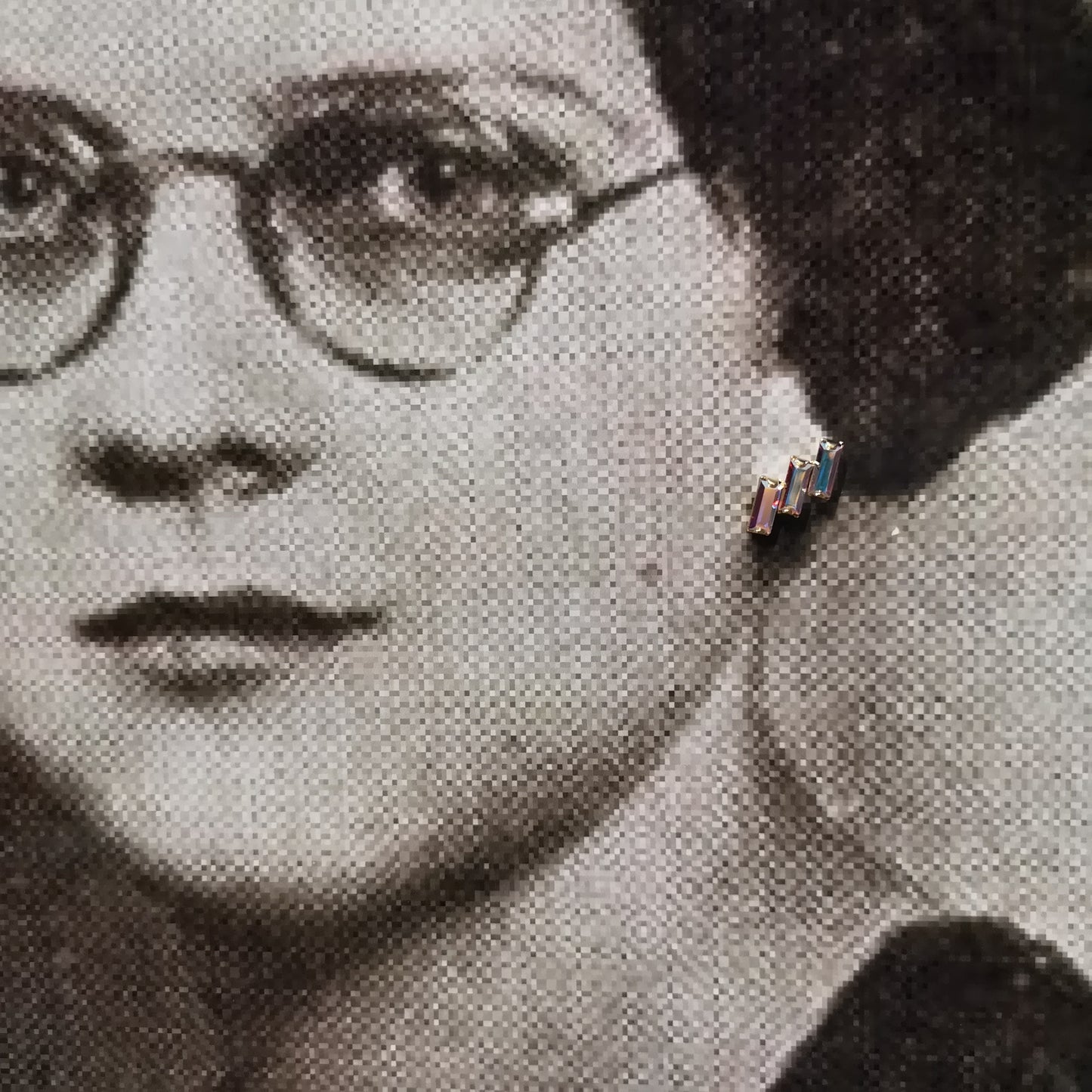 Tre Flingor, three 7*3 mm crystals