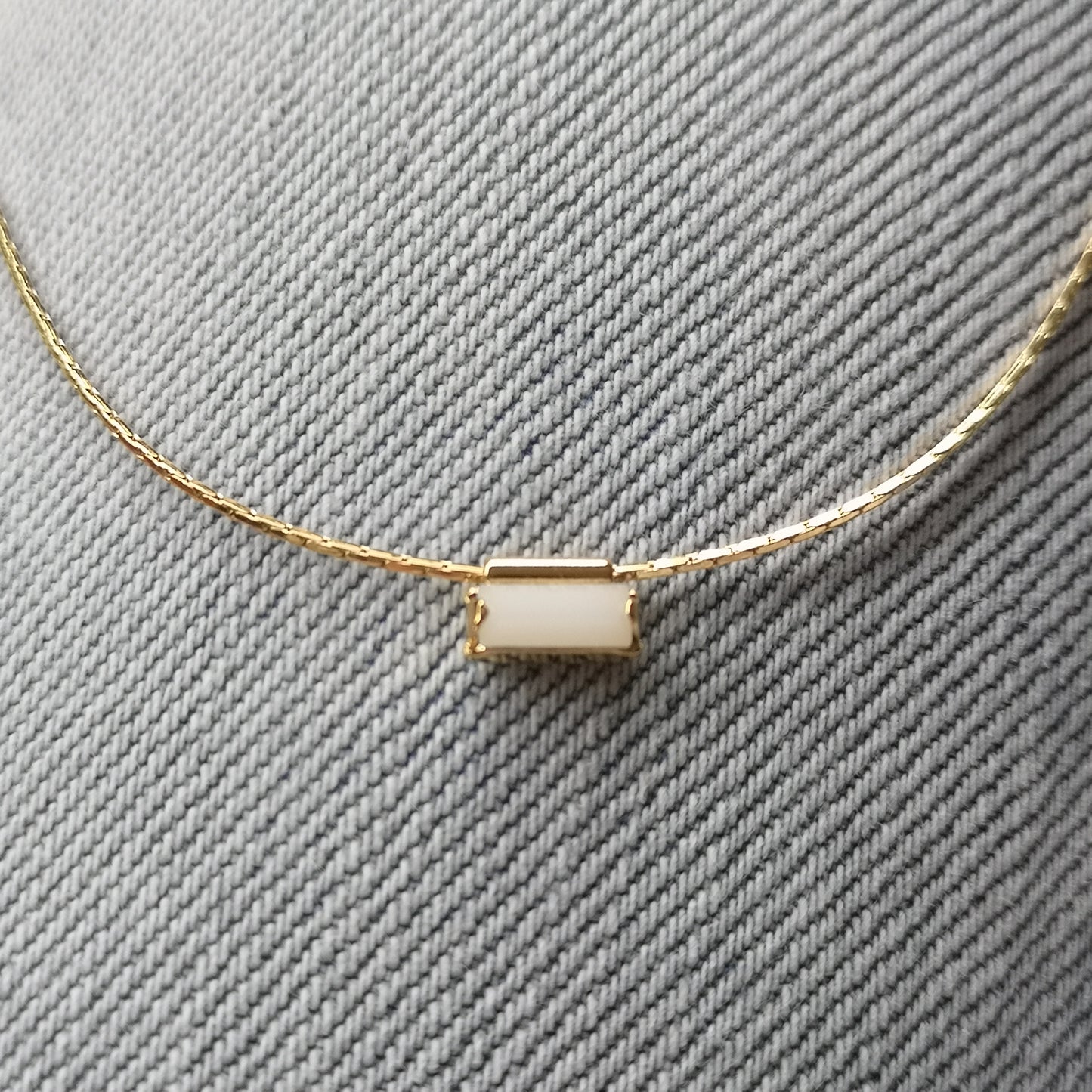 Adèle thin necklace with 3*7 mm crystal