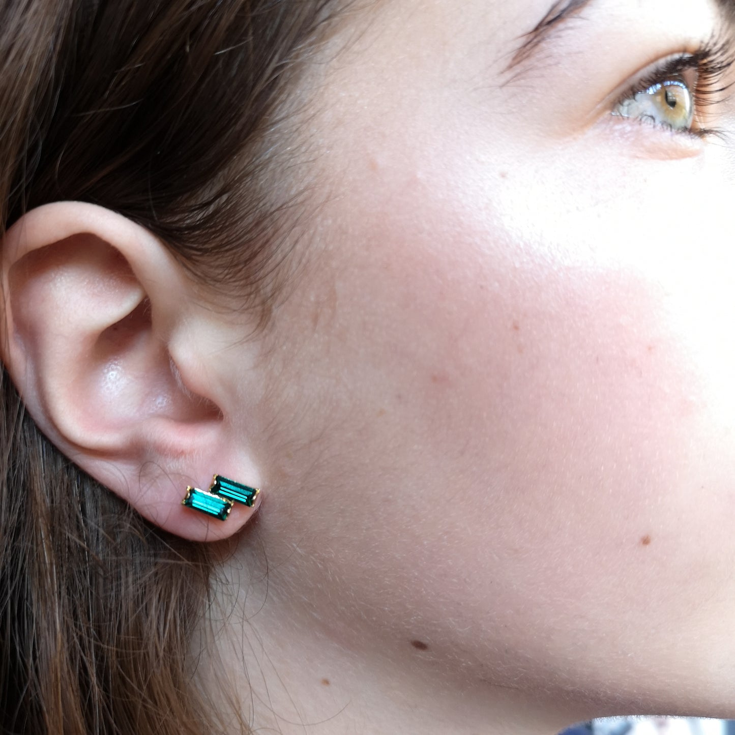 Två Flingor, two 7*3 mm crystals