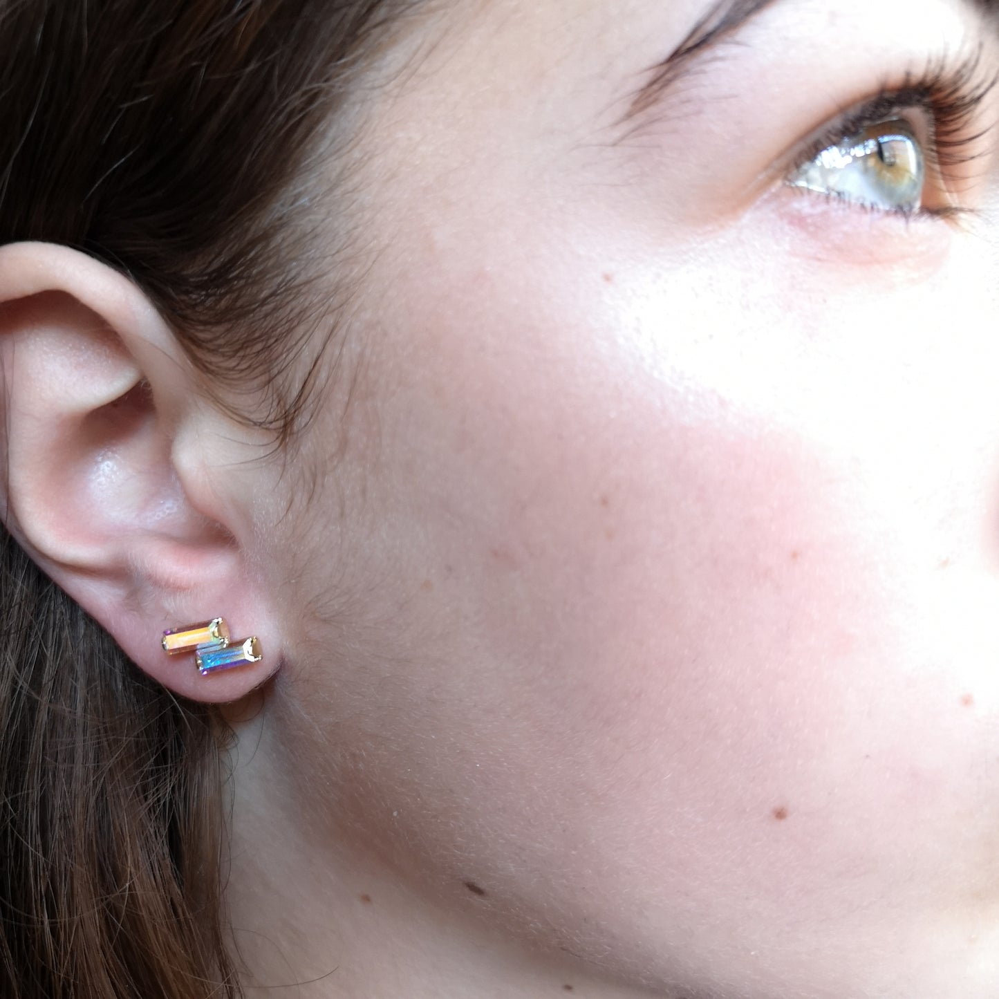 Två Flingor, two 7*3 mm crystals