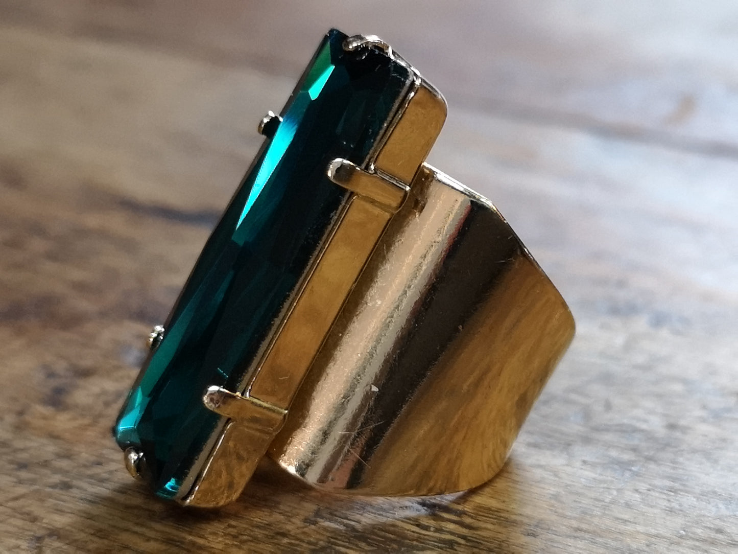 Audrey big crystal ring