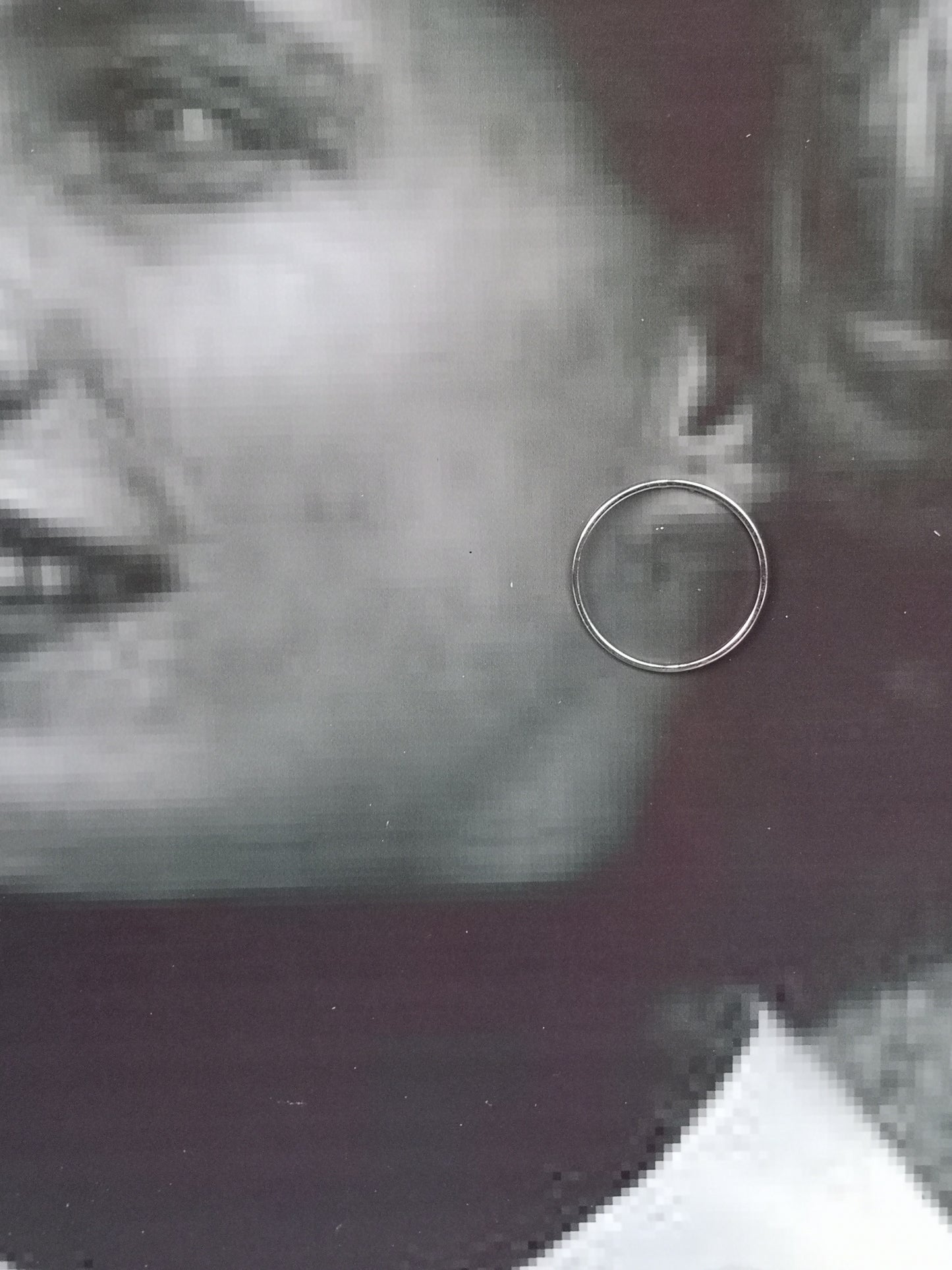Olivia, 28 mm thin ring stud earrings