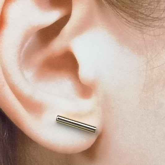 Lilla, 12 mm stick earrings