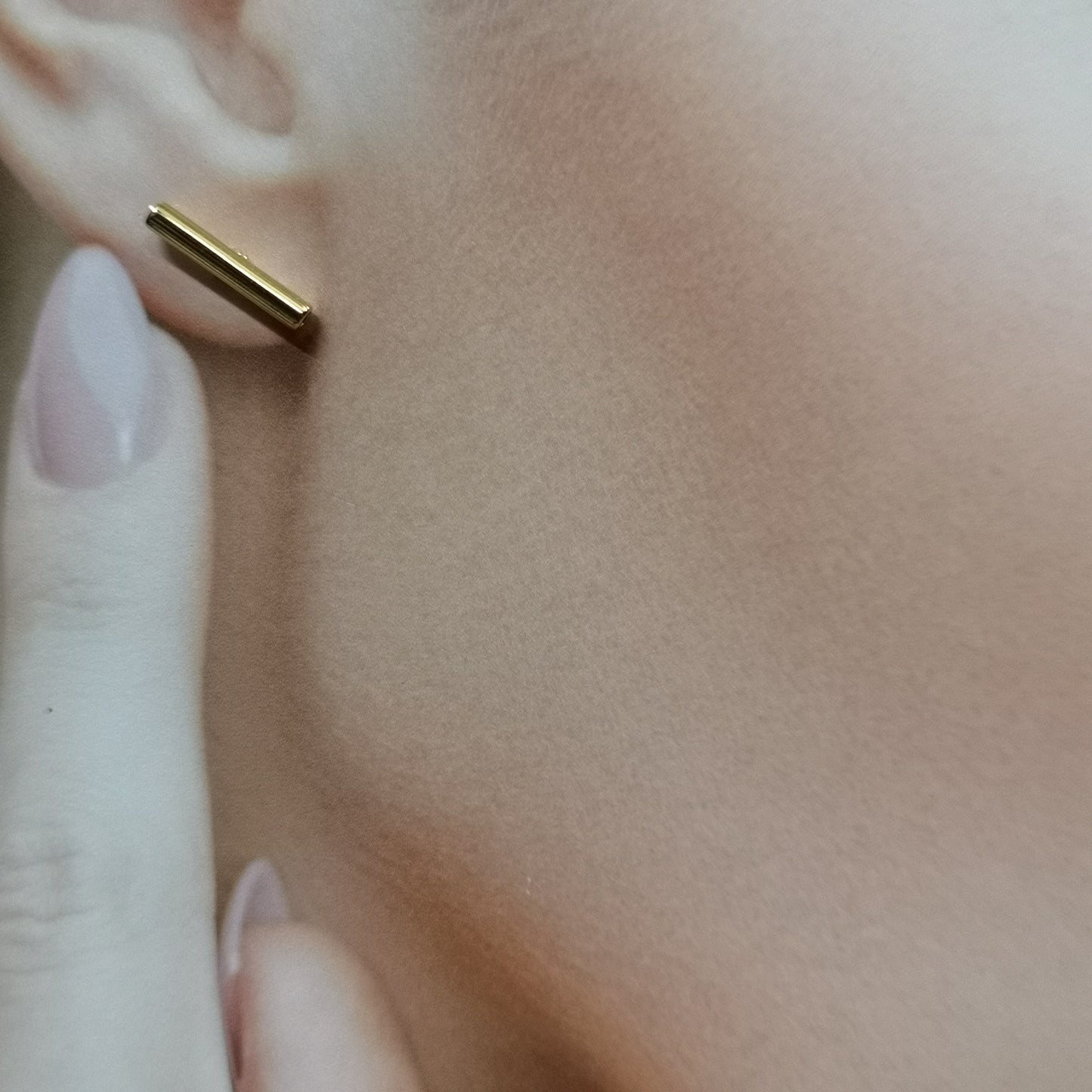 Lilla, 12 mm stick earrings