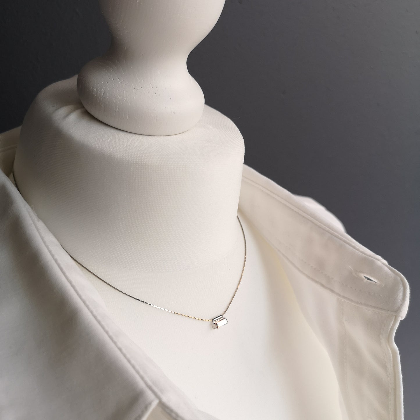 Adèle thin necklace with 3*7 mm crystal